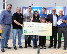 Duas contribuintes e uma entidade assistencial são as ganhadoras do sorteio deste mês do programa Nota Paraná, criado pelo Governo do Estado para atuar na educação fiscal da população paranaense e aumentar a arrecadação da Receita Estadual