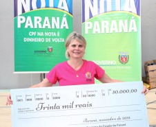 Duas contribuintes e uma entidade assistencial são as ganhadoras do sorteio deste mês do programa Nota Paraná, criado pelo Governo do Estado para atuar na educação fiscal da população paranaense e aumentar a arrecadação da Receita Estadual