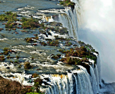 Bacias hidrográficas do Paraná abrigam belezas e potencial turístico.Foto: Denis Ferreira Netto/SEDEST