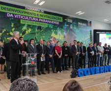 O Governador Carlos Massa Ratinho Júnior e o secretário estadual da Agricultura e Abastecimento, Norberto Ortigara, lançam nesta terça-feira (26),  o programa de Desenvolvimento e Revitalização da Viticultura e da Agroindústria Vitícola no Paraná, o Revitis.   Curitiba, 26/11/2019 - Foto: Geraldo Bubniak/AEN