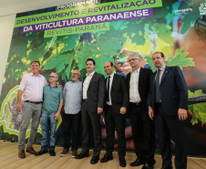 O Governador Carlos Massa Ratinho Júnior e o secretário estadual da Agricultura e Abastecimento, Norberto Ortigara, lançam nesta terça-feira (26),  o programa de Desenvolvimento e Revitalização da Viticultura e da Agroindústria Vitícola no Paraná, o Revitis.   Curitiba, 26/11/2019 - Foto: Geraldo Bubniak/AEN