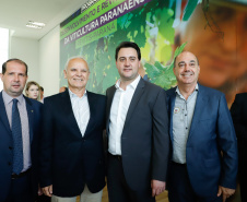 O governador Carlos Massa Ratinho Junior lançou nesta terça-feira (26), no Palácio Iguaçu, o programa Revitis, destinado a estimular a produção de uvas no Paraná. Iniciativa inédita no Estado, o programa está apoiado em quatro eixos: incentivo para a produção, reorganização da comercialização, desenvolvimento do turismo e apoio à agroindústria.