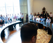 O Governo do Estado conclui esta semana a rodada de autorizações para liberação de recursos do programa Paraná Mais Cidades, que começou há cerca de dois meses. Coordenado pela Casa Civil, o programa é uma parceria entre o Governo e a Assembleia Legislativa e conta com R$ 351 milhões, provenientes do Tesouro Estadual e da devolução do exercício orçamentário do Legislativo. Foto: Guilherme Flores/Casa Civil