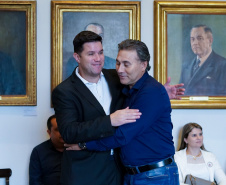 O Governo do Estado conclui esta semana a rodada de autorizações para liberação de recursos do programa Paraná Mais Cidades, que começou há cerca de dois meses. Coordenado pela Casa Civil, o programa é uma parceria entre o Governo e a Assembleia Legislativa e conta com R$ 351 milhões, provenientes do Tesouro Estadual e da devolução do exercício orçamentário do Legislativo. Foto: Guilherme Flores/Casa Civil
