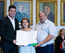 O Governo do Estado conclui esta semana a rodada de autorizações para liberação de recursos do programa Paraná Mais Cidades, que começou há cerca de dois meses. Coordenado pela Casa Civil, o programa é uma parceria entre o Governo e a Assembleia Legislativa e conta com R$ 351 milhões, provenientes do Tesouro Estadual e da devolução do exercício orçamentário do Legislativo. Foto: Guilherme Flores/Casa Civil