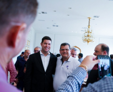 O Governo do Estado conclui esta semana a rodada de autorizações para liberação de recursos do programa Paraná Mais Cidades, que começou há cerca de dois meses. Coordenado pela Casa Civil, o programa é uma parceria entre o Governo e a Assembleia Legislativa e conta com R$ 351 milhões, provenientes do Tesouro Estadual e da devolução do exercício orçamentário do Legislativo. Foto: Guilherme Flores/Casa Civil