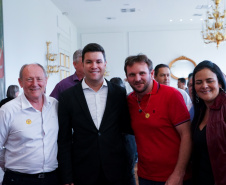 O Governo do Estado conclui esta semana a rodada de autorizações para liberação de recursos do programa Paraná Mais Cidades, que começou há cerca de dois meses. Coordenado pela Casa Civil, o programa é uma parceria entre o Governo e a Assembleia Legislativa e conta com R$ 351 milhões, provenientes do Tesouro Estadual e da devolução do exercício orçamentário do Legislativo. Foto: Guilherme Flores/Casa Civil