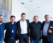 O Governo do Estado conclui esta semana a rodada de autorizações para liberação de recursos do programa Paraná Mais Cidades, que começou há cerca de dois meses. Coordenado pela Casa Civil, o programa é uma parceria entre o Governo e a Assembleia Legislativa e conta com R$ 351 milhões, provenientes do Tesouro Estadual e da devolução do exercício orçamentário do Legislativo. Foto: Guilherme Flores/Casa Civil