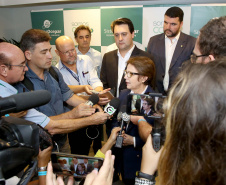 A ministra da Agricultura, Pecuária e Abastecimento, Tereza Cristina, assinou nesta sexta-feira (06), durante evento com a presença do governador Carlos Massa Ratinho Junior, instrução normativa que reforça o reconhecimento do Paraná como área livre da peste suína clássica (PSC). O documento desmembra o Estado de um grupo que era formado por 14 unidades federativas.