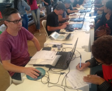 A feira de serviços Paraná Cidadão registrou cerca de 13 mil atendimentos em Cascavel. A ação ofereceu mais de 30 serviços, entre eles a emissão da carteira de identidade, carteira de trabalho e CPF. Foto: SEJUF