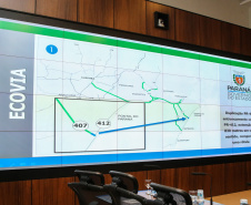 O governador Carlos Massa Ratinho Junior e o secretário de Infraestrutura e Logística, Sandro Alex, divulgam nesta segunda-feira (09),  no Palácio Iguaçu, as obras aprovadas pelo Governo do Estado que serão realizadas com os recursos do acordo de leniência firmado pela empresa Ecorodovias, que controla as concessionárias Ecovia e Ecocataratas, e Ministério Público Federal (MPF).    Curitiba, 09/12/2019 - Foto: Geraldo Bubniak/AEN