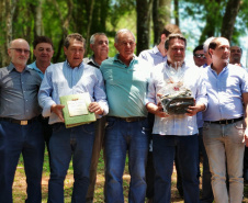 Considerado um dos mais antigos do Estado e um dos poucos fragmentos florestais da região, o Parque Estadual São Camilo, localizado em Palotina, completa 35 anos. “O objetivo da área é proteger a fauna e a flora local, além de proporcionar à população lazer e contado com a natureza”, diz o diretor de Biodiversidade e Áreas Protegidas do Instituto Ambiental Paraná (IAP), Rafael Andreguetto. Foto:SEDEST