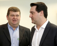 O governador Carlos Massa Ratinho Junior conheceu nesta segunda-feira (09) o projeto de construção do Aeroporto Regional do Sudoeste. Prefeitos, empresários e representantes da região apresentaram, em reunião no Palácio Iguaçu, detalhes do terminal que seria erguido em Renascença.Foto:Jaelson Lucas / AEN