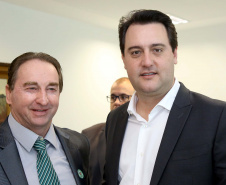 O governador Carlos Massa Ratinho Junior conheceu nesta segunda-feira (09) o projeto de construção do Aeroporto Regional do Sudoeste. Prefeitos, empresários e representantes da região apresentaram, em reunião no Palácio Iguaçu, detalhes do terminal que seria erguido em Renascença.Foto:Jaelson Lucas / AEN