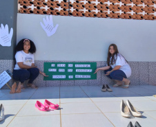 Começou com uma passeata puxada por 300 estudantes e terminou com toda uma cidade mobilizada no enfrentamento à violência contra as mulheres. A responsável é Adriana Reis, professora do 6º ano do Ensino Fundamental no Colégio Estadual Talita Bresolin, no município de Califórnia, no Norte do Paraná, que desenvolveu um projeto com o propósito de conscientizar a comunidade escolar e os moradores da cidade sobre violência doméstica. Foto:SEED