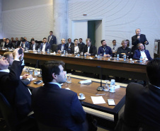 Governador Carlos Massa Ratinho Junior em reunião com os secretários. Na imagem, José Luis Scroccaro, do Instituto das Aguas do Paraná. Curitiba,10/12/2019 Foto:Jaelson Lucas / AEN