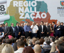 O governador Carlos Massa Ratinho Junior recebeu nesta quarta-feira (11),  no Palácio Iguaçu, prefeitos de municípios de diversas regiões do Estado. No encontro foram assinados convênios para liberação de recursos destinados a ações na área da saúde. Os convênios foram assinados, também, pelo secretário de Estado da Saúde, Beto Preto. Curitiba,11/12/2109 Foto:Jaelson Lucas / AEN