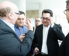 O governador Carlos Massa Ratinho Junior autorizou nesta quarta-feira (11), em cerimônia no Palácio Iguaçu, a liberação de R$ 168 milhões para a saúde pública de 297 municípios paranaenses. 