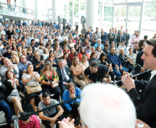 O governador Carlos Massa Ratinho Junior autorizou nesta quarta-feira (11), em cerimônia no Palácio Iguaçu, a liberação de R$ 168 milhões para a saúde pública de 297 municípios paranaenses. 