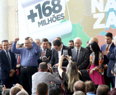 O governador Carlos Massa Ratinho Junior recebeu nesta quarta-feira (11),  no Palácio Iguaçu, prefeitos de municípios de diversas regiões do Estado. No encontro foram assinados convênios para liberação de recursos destinados a ações na área da saúde. Os convênios foram assinados, também, pelo secretário de Estado da Saúde, Beto Preto. Curitiba,11/12/2109 Foto:Jaelson Lucas / AEN