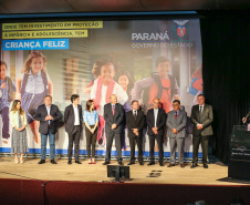 O Governo do Estado do Paraná anuncia nesta quarta-feira (11),  no Museu Oscar Niemeyer, em Curitiba, medidas para fortalecer as políticas públicas de proteção à criança e ao adolescente.Além disso, prefeitos de 21 municípios formalizam a adesão ao programa Criança Feliz, de atenção à primeira infância.Curitiba, 11/12/2019 - Foto: Geraldo Bubniak/AEN