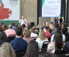 A partir de um processo participativo, democrático e acessível, o Planejamento Regional Integrado para a área da saúde foi construído durante o ano de 2019. O relatório do PRI foi apresentado nesta quarta-feira (11), no Palácio Iguaçu, para representantes municipais, do Estado, dos consórcios e parceiros. Desde fevereiro, equipes da secretaria estadual percorreram o Estado promovendo oficinas e reuniões para identificar as necessidades da área de forma regionalizada.Foto:Ari Dias/AEN