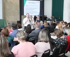 A partir de um processo participativo, democrático e acessível, o Planejamento Regional Integrado para a área da saúde foi construído durante o ano de 2019. O relatório do PRI foi apresentado nesta quarta-feira (11), no Palácio Iguaçu, para representantes municipais, do Estado, dos consórcios e parceiros. Desde fevereiro, equipes da secretaria estadual percorreram o Estado promovendo oficinas e reuniões para identificar as necessidades da área de forma regionalizada.Foto:Ari Dias/AEN