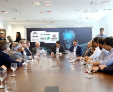O governador Carlos Massa Ratinho Junior lançou nesta quinta-feira (12) dois projetos do Banco Regional de Desenvolvimento do Extremo Sul (BRDE) voltados à inovação: o BRDE Labs e o Fip Anjo. O objetivo é apoiar, capacitar e aportar recursos a startups paranaenses de diversas áreas, mas com foco principal no desenvolvimento de soluções para o agronegócio. Curitiba12/12/2019 Foto:Jaelson Lucas / AEN