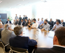 O governador Carlos Massa Ratinho Junior lançou nesta quinta-feira (12) dois projetos do Banco Regional de Desenvolvimento do Extremo Sul (BRDE) voltados à inovação: o BRDE Labs e o Fip Anjo. O objetivo é apoiar, capacitar e aportar recursos a startups paranaenses de diversas áreas, mas com foco principal no desenvolvimento de soluções para o agronegócio. Curitiba12/12/2019 Foto:Jaelson Lucas / AEN