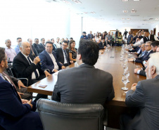 O governador Carlos Massa Ratinho Junior lançou nesta quinta-feira (12) dois projetos do Banco Regional de Desenvolvimento do Extremo Sul (BRDE) voltados à inovação: o BRDE Labs e o Fip Anjo. O objetivo é apoiar, capacitar e aportar recursos a startups paranaenses de diversas áreas, mas com foco principal no desenvolvimento de soluções para o agronegócio. Curitiba12/12/2019 Foto:Jaelson Lucas / AEN
