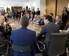 O governador Carlos Massa Ratinho Junior lançou nesta quinta-feira (12) dois projetos do Banco Regional de Desenvolvimento do Extremo Sul (BRDE) voltados à inovação: o BRDE Labs e o Fip Anjo. O objetivo é apoiar, capacitar e aportar recursos a startups paranaenses de diversas áreas, mas com foco principal no desenvolvimento de soluções para o agronegócio. Curitiba12/12/2019 Foto:Jaelson Lucas / AEN