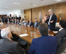 O governador Carlos Massa Ratinho Junior lançou nesta quinta-feira (12) dois projetos do Banco Regional de Desenvolvimento do Extremo Sul (BRDE) voltados à inovação: o BRDE Labs e o Fip Anjo. O objetivo é apoiar, capacitar e aportar recursos a startups paranaenses de diversas áreas, mas com foco principal no desenvolvimento de soluções para o agronegócio. Curitiba12/12/2019 Foto:Jaelson Lucas / AEN