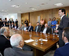 O governador Carlos Massa Ratinho Junior lançou nesta quinta-feira (12) dois projetos do Banco Regional de Desenvolvimento do Extremo Sul (BRDE) voltados à inovação: o BRDE Labs e o Fip Anjo. O objetivo é apoiar, capacitar e aportar recursos a startups paranaenses de diversas áreas, mas com foco principal no desenvolvimento de soluções para o agronegócio. Curitiba12/12/2019 Foto:Jaelson Lucas / AEN