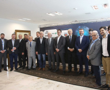 O governador Carlos Massa Ratinho Junior lançou nesta quinta-feira (12) dois projetos do Banco Regional de Desenvolvimento do Extremo Sul (BRDE) voltados à inovação: o BRDE Labs e o Fip Anjo. O objetivo é apoiar, capacitar e aportar recursos a startups paranaenses de diversas áreas, mas com foco principal no desenvolvimento de soluções para o agronegócio. Curitiba12/12/2019 Foto:Jaelson Lucas / AEN