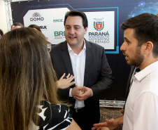 O governador Carlos Massa Ratinho Junior lançou nesta quinta-feira (12) dois projetos do Banco Regional de Desenvolvimento do Extremo Sul (BRDE) voltados à inovação: o BRDE Labs e o Fip Anjo. O objetivo é apoiar, capacitar e aportar recursos a startups paranaenses de diversas áreas, mas com foco principal no desenvolvimento de soluções para o agronegócio. Curitiba12/12/2019 Foto:Jaelson Lucas / AEN
