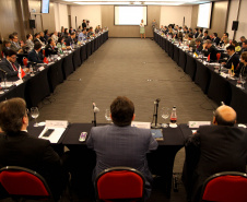Reunidos durante todo o dia desta quinta-feira (12) em Curitiba, os secretários estaduais de Fazenda de todo o País decidiram aumentar a atuação sobre o Congresso Nacional para evitar perdas para as finanças dos Estados. As perdas podem estar contidas especialmente em três Propostas de Emendas Constitucionais (PEC) que estão em discussão naquela casa. Foto: Ari Dias/AEN