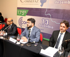 Reunidos durante todo o dia desta quinta-feira (12) em Curitiba, os secretários estaduais de Fazenda de todo o País decidiram aumentar a atuação sobre o Congresso Nacional para evitar perdas para as finanças dos Estados. As perdas podem estar contidas especialmente em três Propostas de Emendas Constitucionais (PEC) que estão em discussão naquela casa. Foto: Ari Dias/AEN