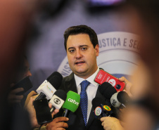 O Governador Carlos Massa Ratinho Junior e o ministro da Justiça e Segurança Pública, Sergio Moro, inauguram nesta segunda-feira (16),  em Foz do Iguaçu, o Centro Integrado de Operações de Fronteira. O CIOF reforçará as ações estratégicas estaduais de combate ao tráfico e ao crime organizado. A estrutura passa a integrar o Parque Tecnológico Itaipu, na Itaipu Binacional.Foz do Iguaçu, 16/12/2019 -  Foto: Geraldo Bubniak/AEN