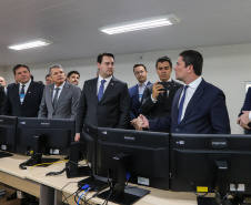 O Governador Carlos Massa Ratinho Junior e o ministro da Justiça e Segurança Pública, Sergio Moro, inauguram nesta segunda-feira (16),  em Foz do Iguaçu, o Centro Integrado de Operações de Fronteira. O CIOF reforçará as ações estratégicas estaduais de combate ao tráfico e ao crime organizado. A estrutura passa a integrar o Parque Tecnológico Itaipu, na Itaipu Binacional.Foz do Iguaçu, 16/12/2019 -  Foto: Geraldo Bubniak/AEN