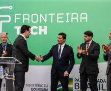 O Governador Carlos Massa Ratinho Junior e o ministro da Justiça e Segurança Pública, Sergio Moro, inauguram nesta segunda-feira (16),  em Foz do Iguaçu, as operações do Fronteira Tech  na Ponte Internacional da Amizade, que liga Foz do Iguaçu/PR à Ciudad del Este/PY. A iniciativa promover o uso de tecnologias digitais com foco na segurança pública. Foz do Iguaçu, 16/12/2019 -  Foto: Geraldo Bubniak/AEN