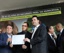 O Governo do Paraná criou neste o Certificado de Mérito Ambiental, que premia municípios pela implantação de projetos de sustentabilidade em prol do ecossistema