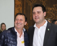 O governador Carlos Massa Ratinho Junior confirmou nesta terça-feira (17), durante evento no Palácio Iguaçu, um grande pacote voltado para o meio ambiente e a sustentabilidade. Foram destinados, entre liberações diretas e convênios, R$ 65 milhões para 149 municípios do Estado. Foto: Arnaldo Alves/AEN