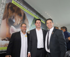 O governador Carlos Massa Ratinho Junior confirmou nesta terça-feira (17), durante evento no Palácio Iguaçu, um grande pacote voltado para o meio ambiente e a sustentabilidade. Foram destinados, entre liberações diretas e convênios, R$ 65 milhões para 149 municípios do Estado. Foto: Arnaldo Alves/AEN