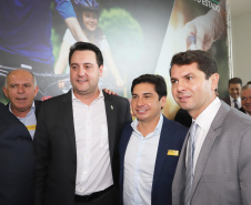 O governador Carlos Massa Ratinho Junior confirmou nesta terça-feira (17), durante evento no Palácio Iguaçu, um grande pacote voltado para o meio ambiente e a sustentabilidade. Foram destinados, entre liberações diretas e convênios, R$ 65 milhões para 149 municípios do Estado. Foto: Arnaldo Alves/AEN