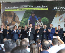 O governador Carlos Massa Ratinho Junior confirmou nesta terça-feira (17), durante evento no Palácio Iguaçu, um grande pacote voltado para o meio ambiente e a sustentabilidade. Foram destinados, entre liberações diretas e convênios, R$ 65 milhões para 149 municípios do Estado. Foto: Arnaldo Alves/AEN