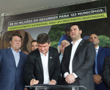 O Governo do Paraná criou neste o Certificado de Mérito Ambiental, que premia municípios pela implantação de projetos de sustentabilidade em prol do ecossistema. A intenção é reconhecer boas ações que podem ser replicadas em outras cidades do Estado. A iniciativa é da Secretaria do Desenvolvimento Sustentável e do Turismo.Foto: Arnaldo Alves/AEN