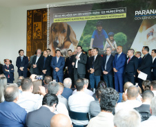 O governador Carlos Massa Ratinho Junior confirmou nesta terça-feira (17), durante evento no Palácio Iguaçu, um grande pacote voltado para o meio ambiente e a sustentabilidade. Foram destinados, entre liberações diretas e convênios, R$ 65 milhões para 149 municípios do Estado.