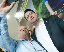 O governador Carlos Massa Ratinho Junior confirmou nesta terça-feira (17), durante evento no Palácio Iguaçu, um grande pacote voltado para o meio ambiente e a sustentabilidade. Foram destinados, entre liberações diretas e convênios, R$ 65 milhões para 149 municípios do Estado.