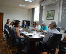 A Secretaria de Estado da Agricultura e Abastecimento vai estimular o crescimento da produção de seda no Paraná, com possibilidade de expandir a atividade em pelo menos 20%.

O secretário Norberto Ortigara disse que o projeto atende a uma determinação do governador Carlos Massa Ratinho Júnior, após sua participação, durante o mês de novembro, do Festival da Seda realizado em Lyon, na França, onde a seda paranaense foi considerada a melhor do mundo. Foto>SEAB