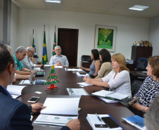 A Secretaria de Estado da Agricultura e Abastecimento vai estimular o crescimento da produção de seda no Paraná, com possibilidade de expandir a atividade em pelo menos 20%.

O secretário Norberto Ortigara disse que o projeto atende a uma determinação do governador Carlos Massa Ratinho Júnior, após sua participação, durante o mês de novembro, do Festival da Seda realizado em Lyon, na França, onde a seda paranaense foi considerada a melhor do mundo. Foto>SEAB
